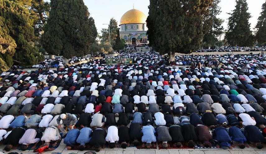 60 ألف مصلٍ أدوا صلاة الجمعة في المسجد الأقصى المبارك