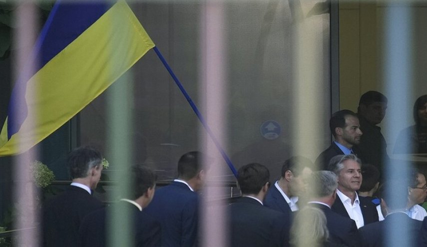 وزير الخارجية الأميركي يزور كييف فجأة .. ما السبب؟

