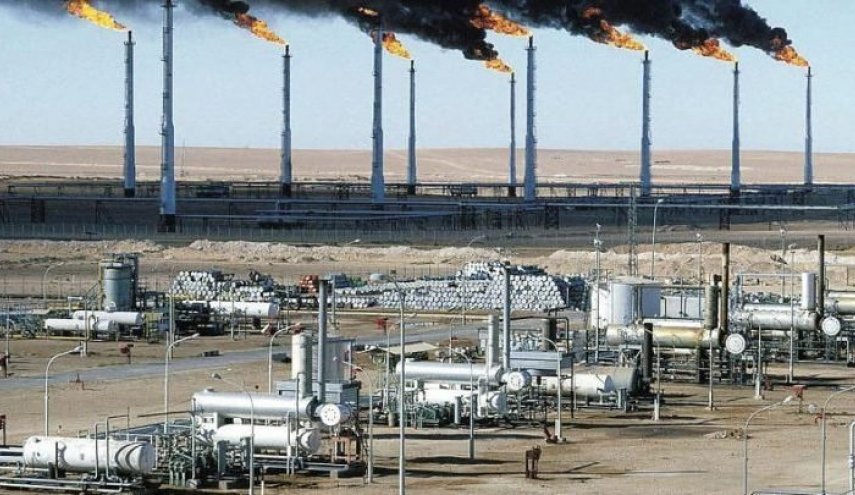 أمريکا تهدد بمعاقبة مخالفي سقف أسعار النفط الروسي