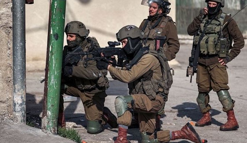 الاحتلال الإسرائيلي يقتحم الضفة الغربية ويعتقل شبان فلسطينيين
