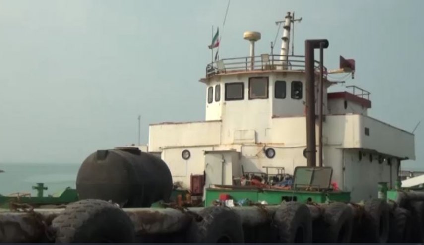 الحرس الثوري يحتجز سفينة أجنبية تهرب الوقود في الخليج الفارسي