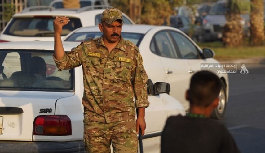 نظامیان عراقی در خدمت زائران اربعین امام حسین+ عکس