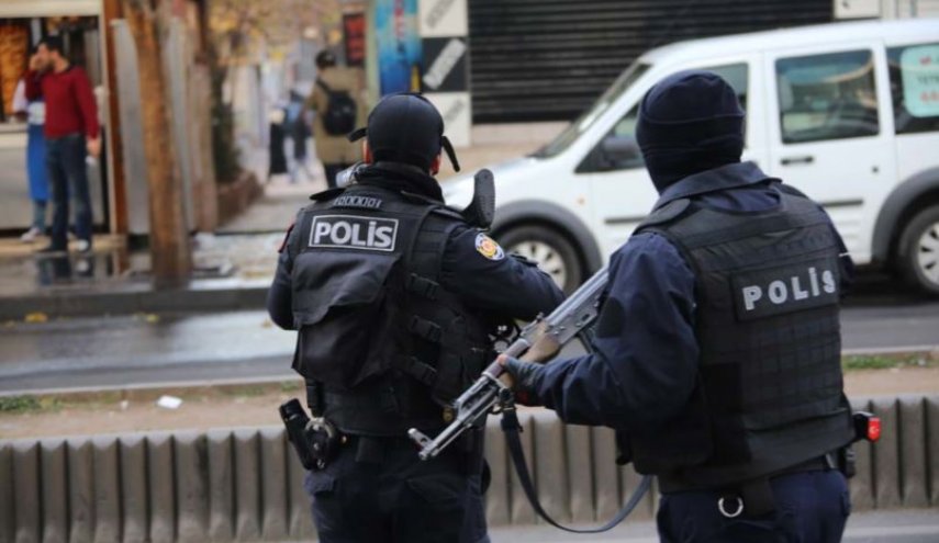 درگیری مسلحانه در یک مرکز خرید در استانبول/ 6 نفر از جمله یک ایرانی زخمی شدند