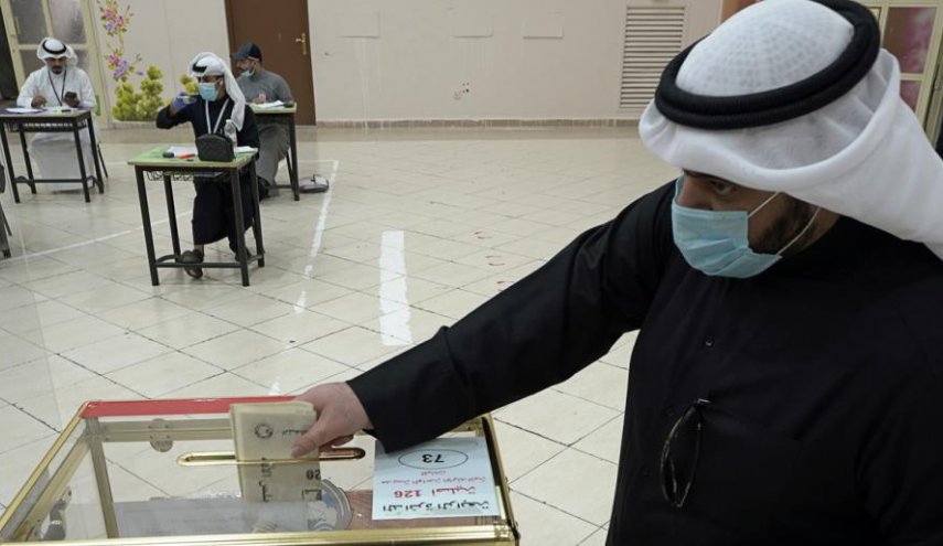 الكويت.. شطب 14 مرشحاً للانتخابات البرلمانية القادمة