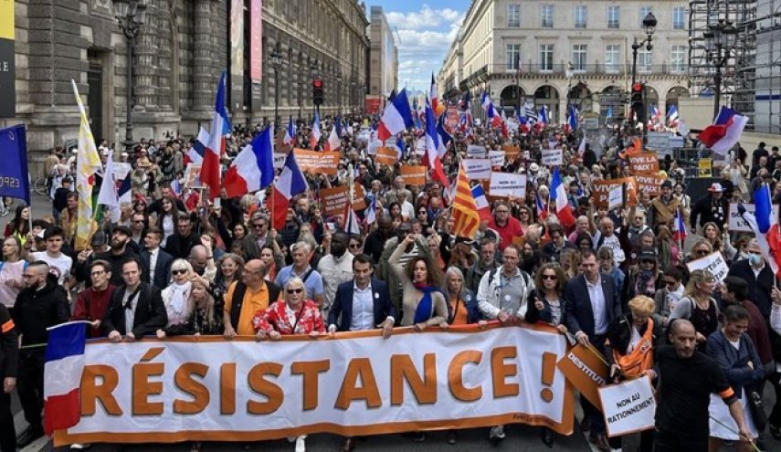 تظاهرات هزاران فرانسوی‌ علیه دولت ماکرون