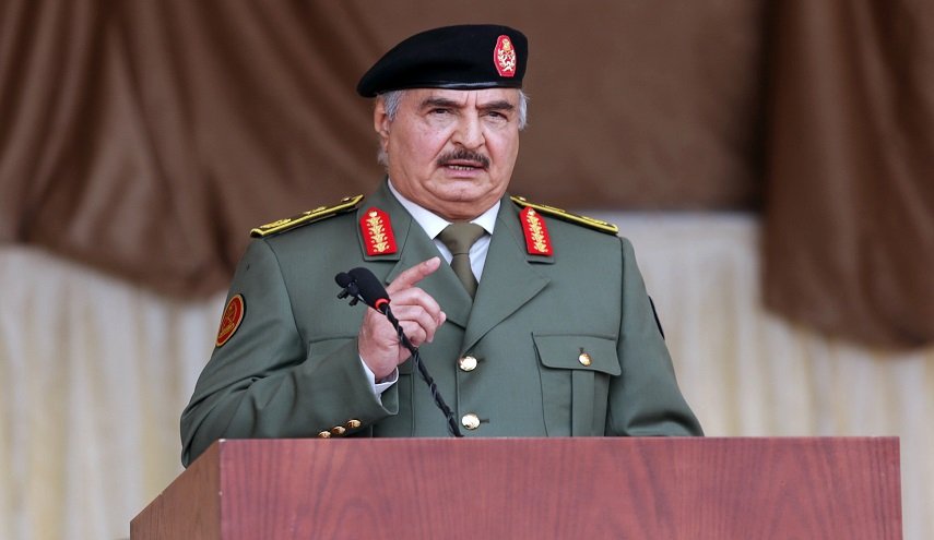 حفتر يعلق على الأوضاع الحالية في ليبيا ويحث الشعب على الانقلاب