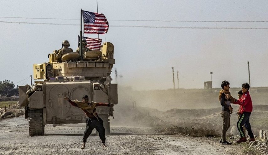 الاحتلال الأمريكي يسرق كميات جديدة من النفط السوري باتجاه العراق