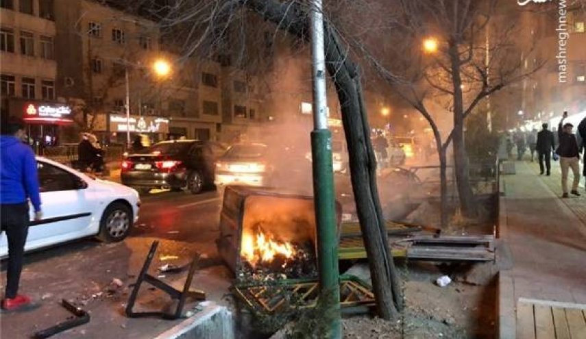 تكرار التجمعات المعترضة في عدة مناطق بمدن إيرانية
