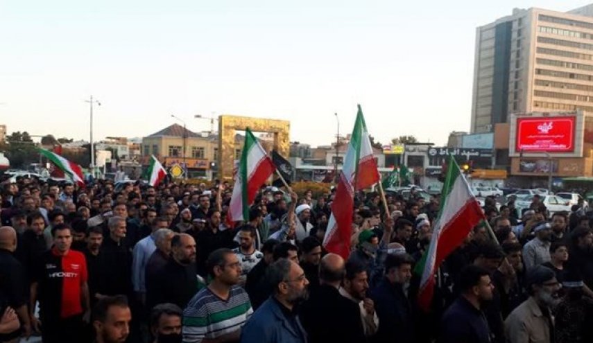 راهپیمایی مردم مشهد در اعتراض به حرمت شکنی‌های اخیر/ اجازه اخلال در پذیرایی از زائران رضوی را نمی‌دهیم

