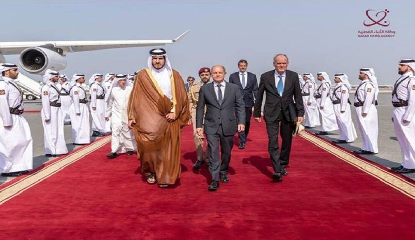  صدر اعظم آلمان پس از قرارداد تامین انرژی با امارات، وارد قطر شد