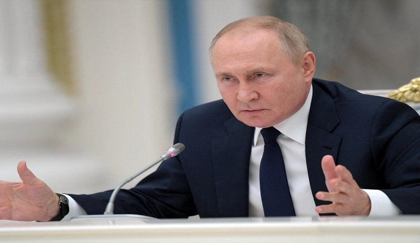 بوتين: الغرب يجب أن يعامل روسيا باحترام
