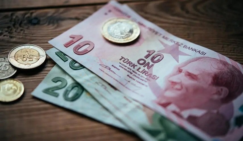 الليرة التركية تهبط إلى مستوى قياسي جديد أمام الدولار!