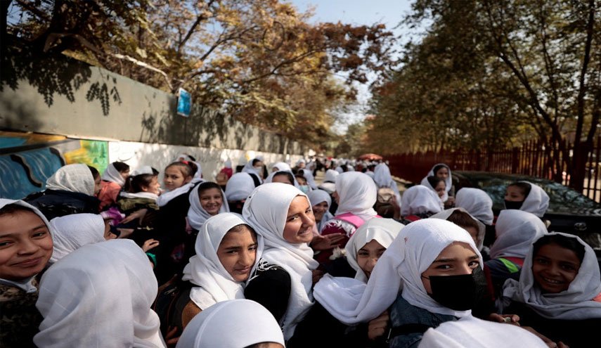 نائب وزير أفغاني يدعو 'طالبان' لإعادة فتح مدارس الفتيات