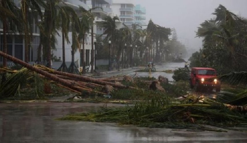 سیل فاجعه بار در پی بارش شدید باران در فلوریدا