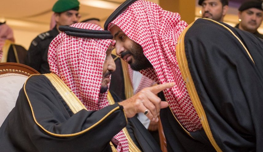 معهد أمريكي: الملك السعودي بدأ إجراءات التنازل عن العرش لنجله محمد