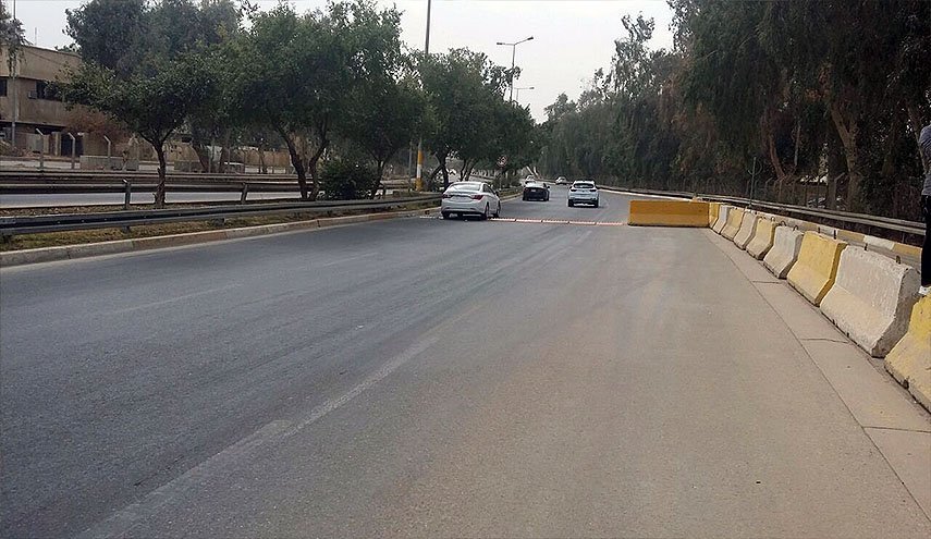 برچیدن موانع بتنی از منطقه سبز و خیابان های اصلی در مرکز بغداد