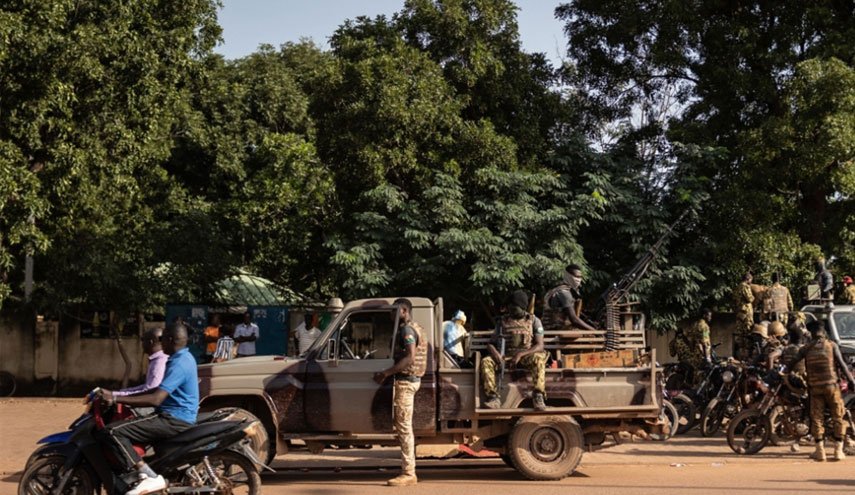 داميبا يفرّ إلى توغو بعد الانقلاب العسكري في بوركينا فاسو