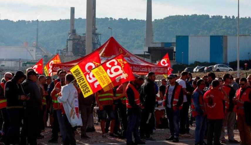 اعتصابات کارگران بخش پالایشگاهی در فرانسه