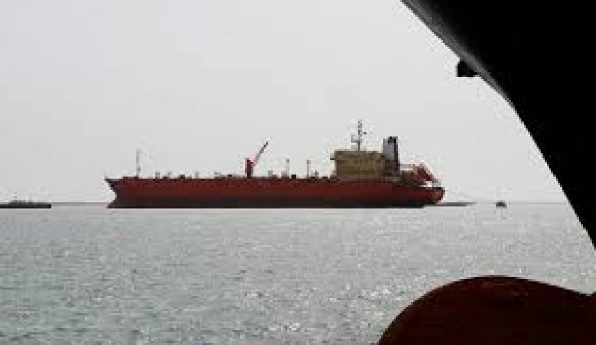 العدوان السعودي الأمريكي يواصل القرصنة ويحتجز سفينة ديزل جديدة في اليمن