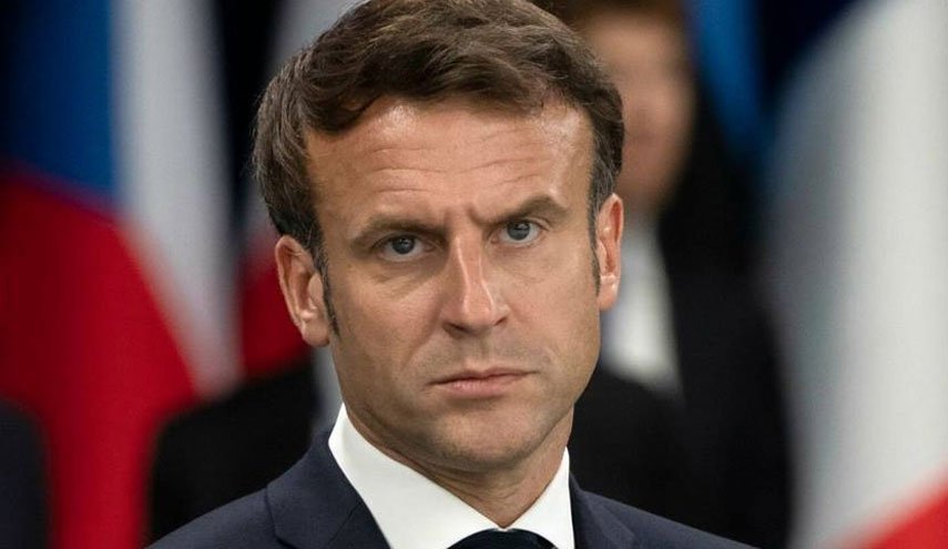  الرئيس الفرنسي يعلق على استقالة تراس