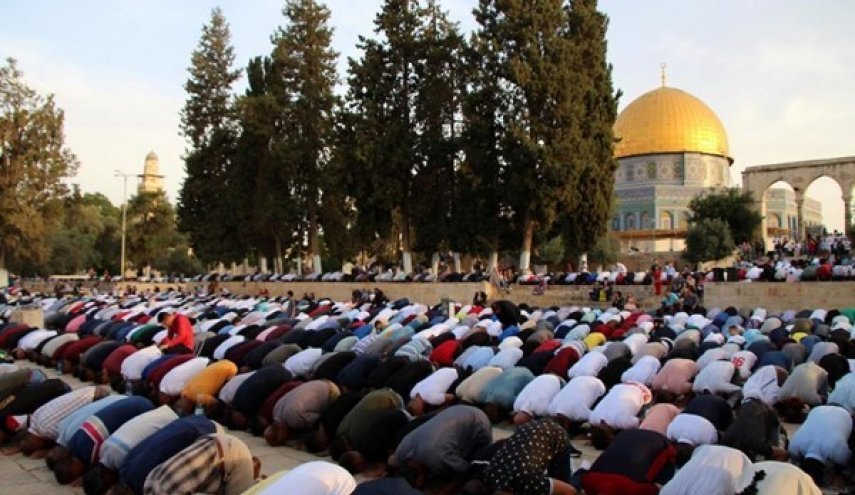40هزار فلسطینی در مسجد الاقصی نماز جمعه را اقامه کردند