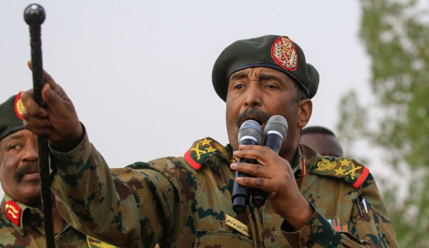 السودان.. البرهان يؤكد أن القوات المسلحة لن تسمح بانزلاق البلاد