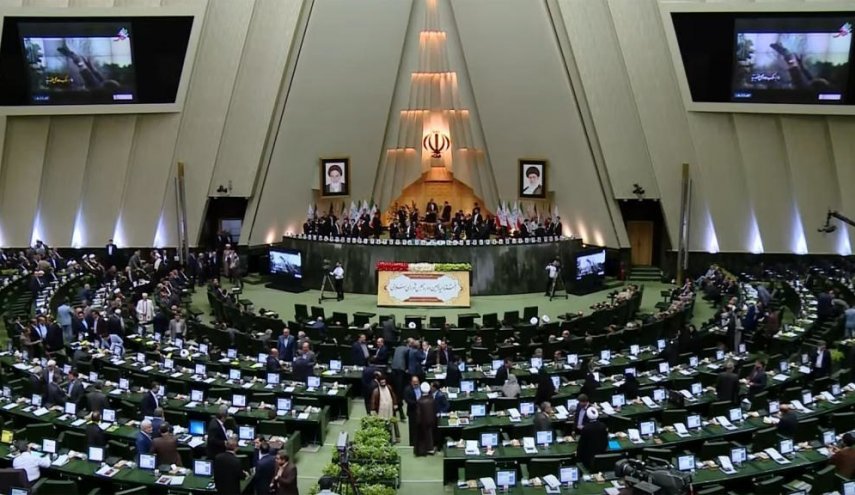 برلماني: ايران كبقية دول العالم بحاجة الى تنظيم الفضاء الافتراضي