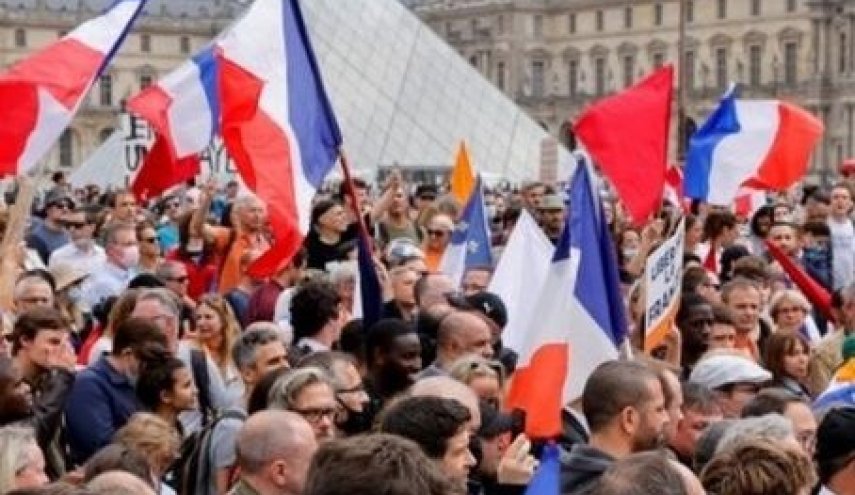 تظاهرات چپ گراها و فعالان محیط زیست در فرانسه