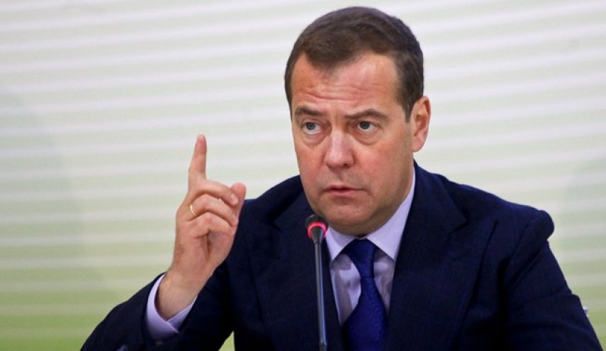 ميدفيديف: روسيا سترد بأسلحة مختلفة في حال تم استهداف القرم