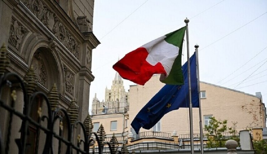 الخارجية الإيطالية تطالب مواطنيها بمغادرة أوكرانيا
