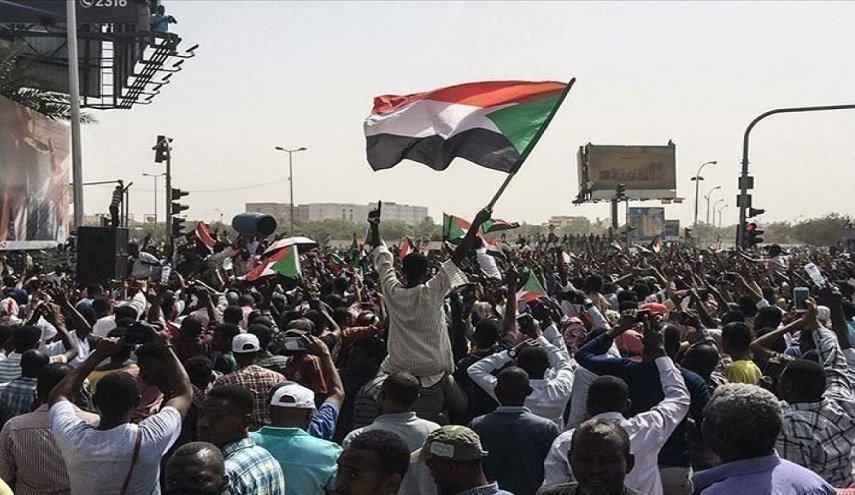 السودان.. الرباعية تستعجل تسوية تهضم الانقلاب ولا تطيحه