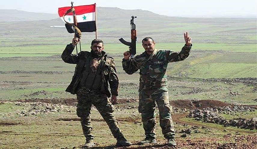 الجيش والقوات الرديفة يكثفون عملياتهم البرية بين حماة وحمص ودير الزور