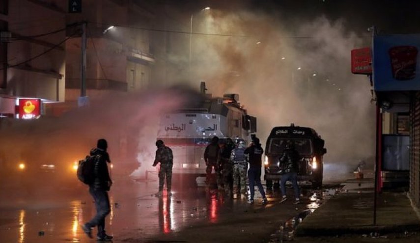 سرایت اعتراضات شبانه و درگیری ها به جنوب تونس
