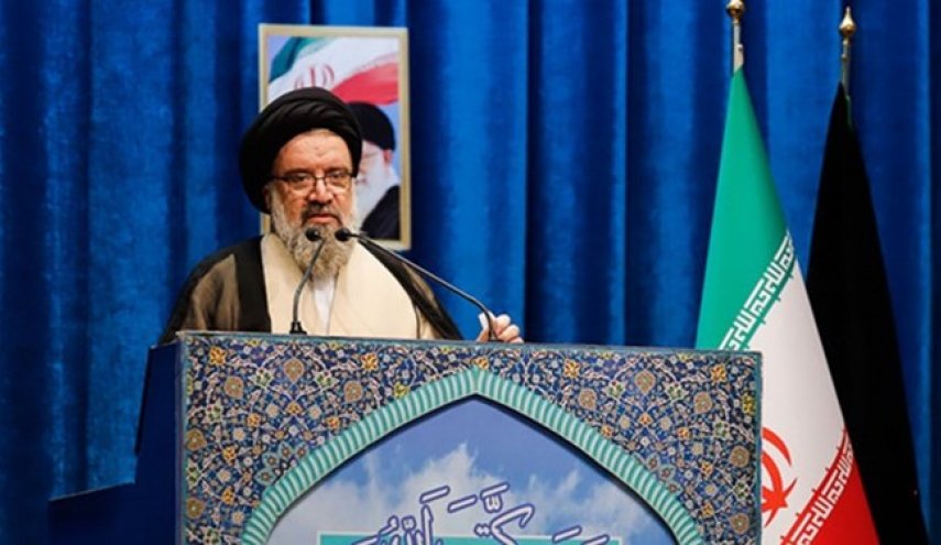 خطيب جمعة طهران: على القضاء التعامل بحزم مع مثيري أعمال الشغب