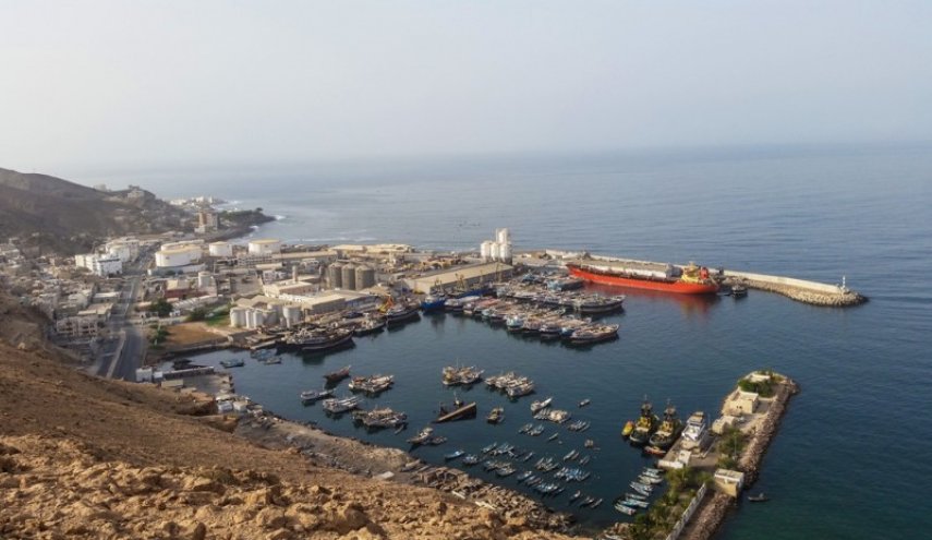 إغلاق ميناء المكلا شرقي اليمن بعد رصد تحليق مسيرات