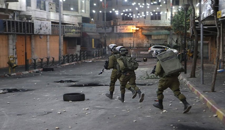إصابة 3 فلسطينيين بالرصاص المطاطي شمال الخليل