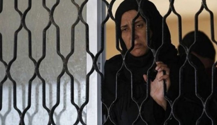 الاحتلال يمنع الفلسطينيات من التواصل مع أهلهن داخل سجونه
