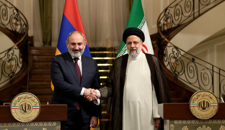رئیس جمهور: نسبت به منطقه قفقاز حساس هستیم / پاشینیان: موافق نظر رئیس جمهور ایران در مورد استقرار صلح و امنیت پایدار در منطقه هستم
