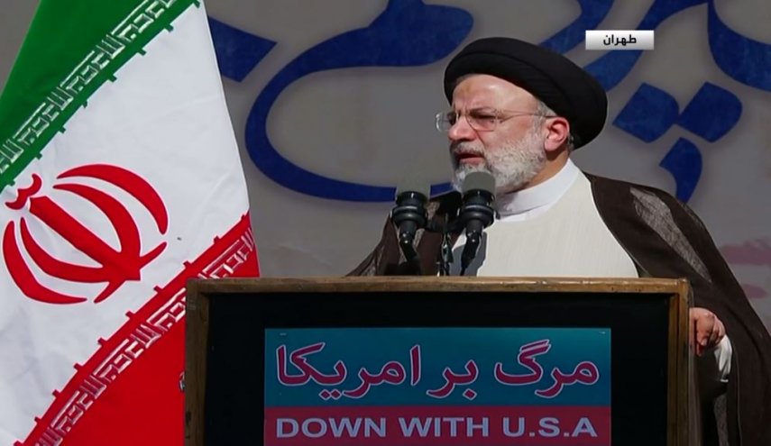 رئيسي: إيران تبقى حرة ولن تكون بقرة حلوباً لكم