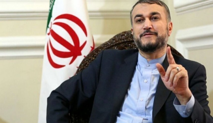 وزير الخارجية الإيراني يدعو بايدن للتوقف عن السلوك المنافق ودعم 