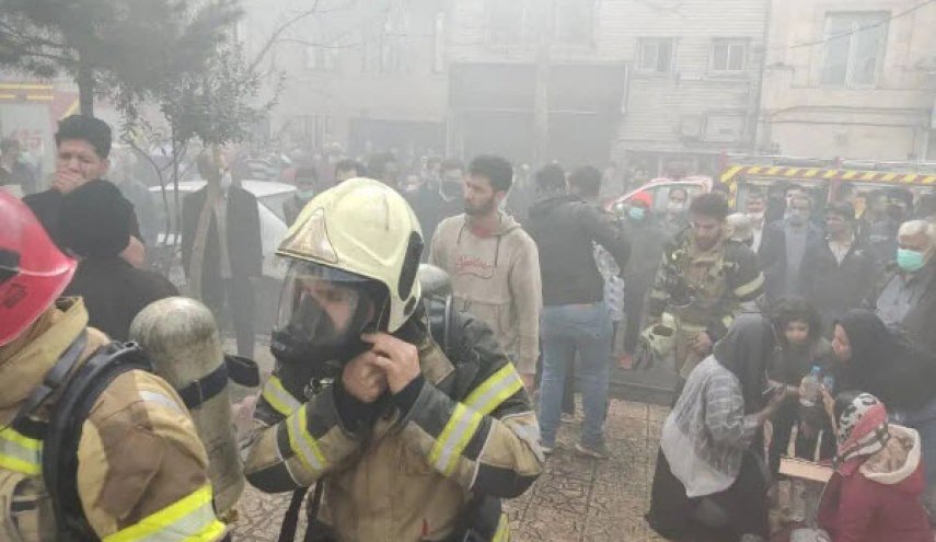 آتش‌سوزی برج ۱۵ طبقه مسکونی در تهران/ ۱۰۰ نفر نجات یافتند