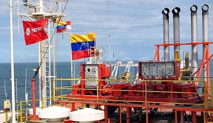 گزارش اسپوتنیک از سیاست پنهان آمریکا در زمینه دریافت نفت ونزوئلا بدون لغو تحریم ها