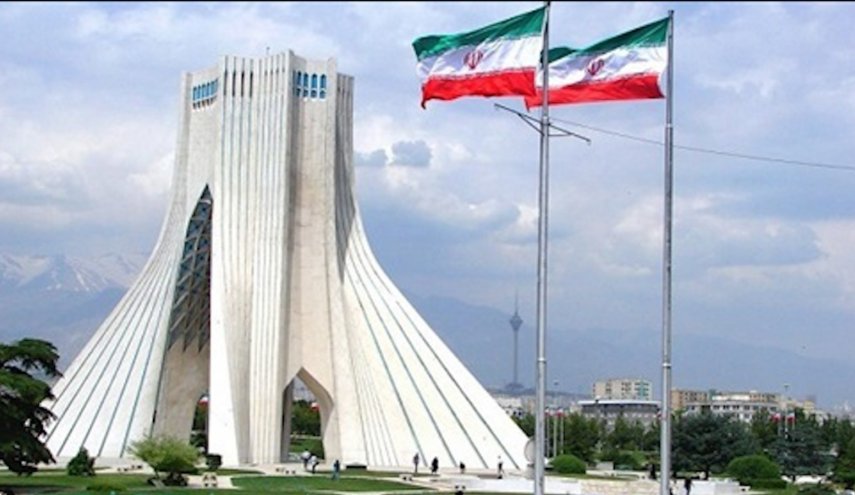 طهران تدين لقاء ماكرون باحد الرموز المعادية لايران