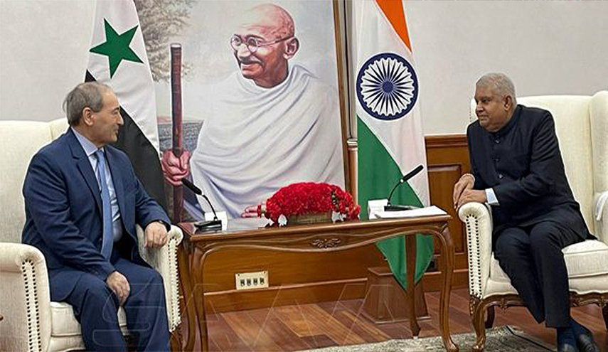 في زيارة رسمية لنيودلهي.. المقداد يلتقي نائب رئيس الهند وبحث لآخر المستجدات 