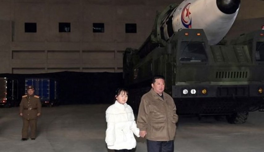 رهبر کره شمالی: با سلاح اتمی به تهدیدهای اتمی پاسخ می‌دهیم

