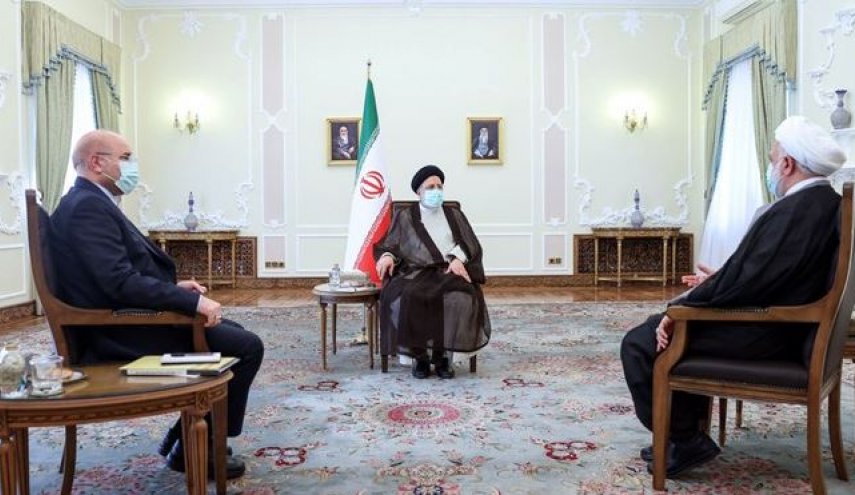 رؤساء السلطات الثلاث في ايران يؤكدون ضرورة المسارعة في متابعة ملفات الفساد الاقتصادي