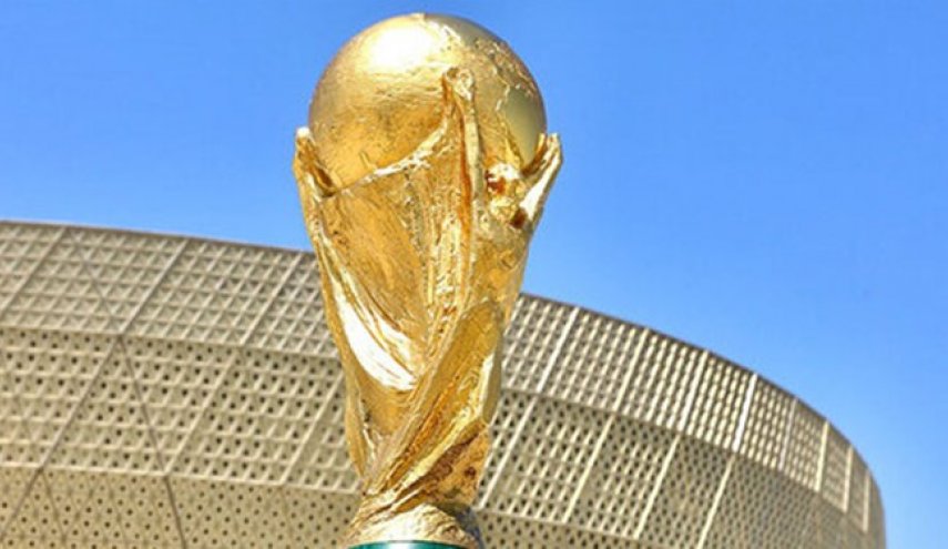  جام جهانی غول پیکر روی سر هواداران خراب شد!+عکس 