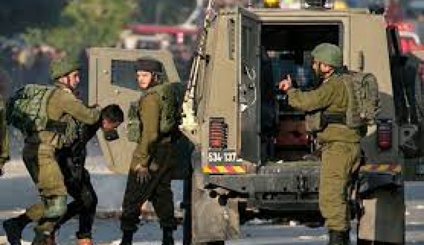 قوات الاحتلال تعتقل 10 فلسطينيين في الضفة الغربية
