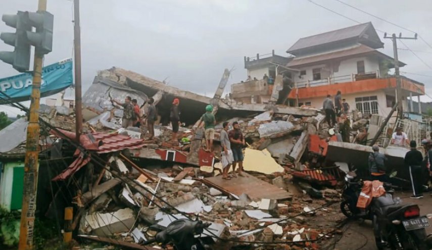 إندونيسيا: زلزال بقوة 5.6 درجة يخلف 162 قتيلا