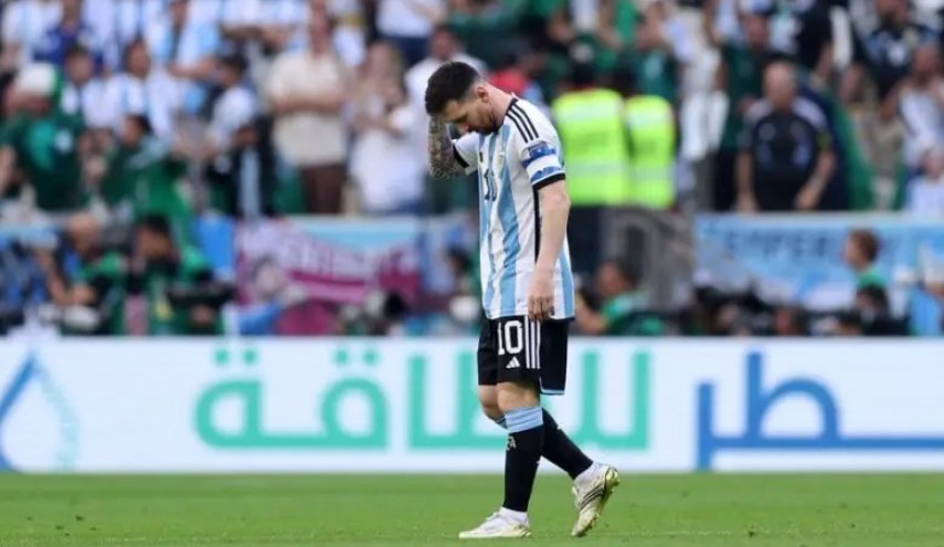 شاهد ذهول و حسرة 'ميسي' بعد الهزيمة امام السعودية في مونديال قطر 2022